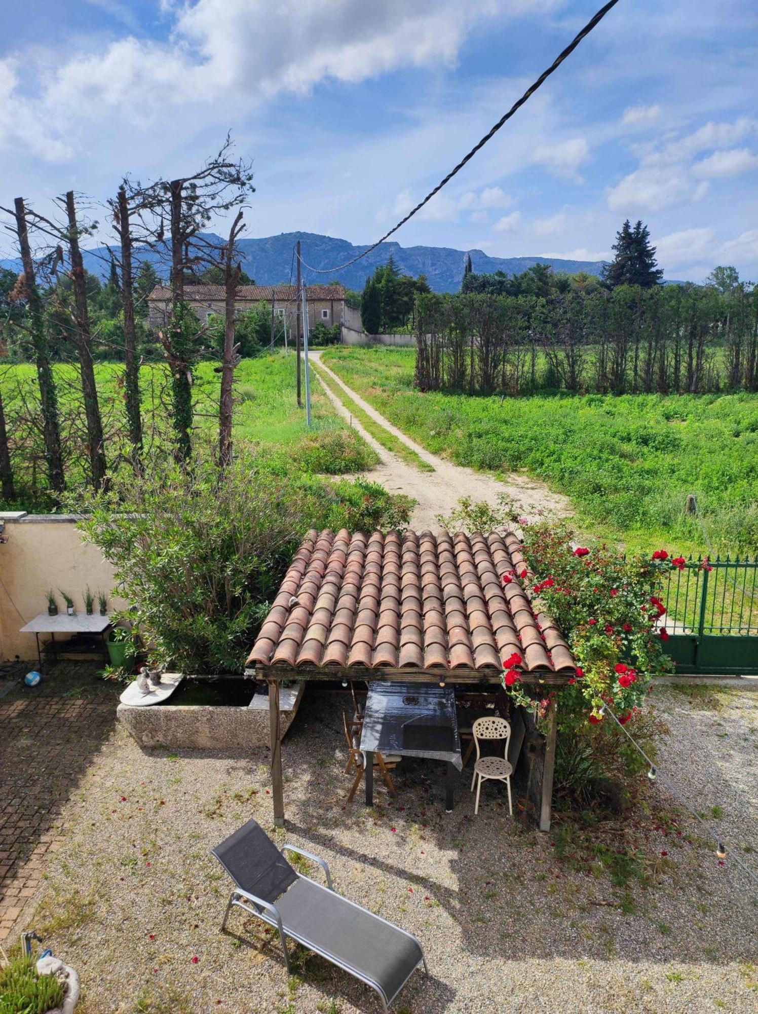 Chambre 3 Personnes Avec Salle De Bain Dans Mas Du Luberon Robion Extérieur photo